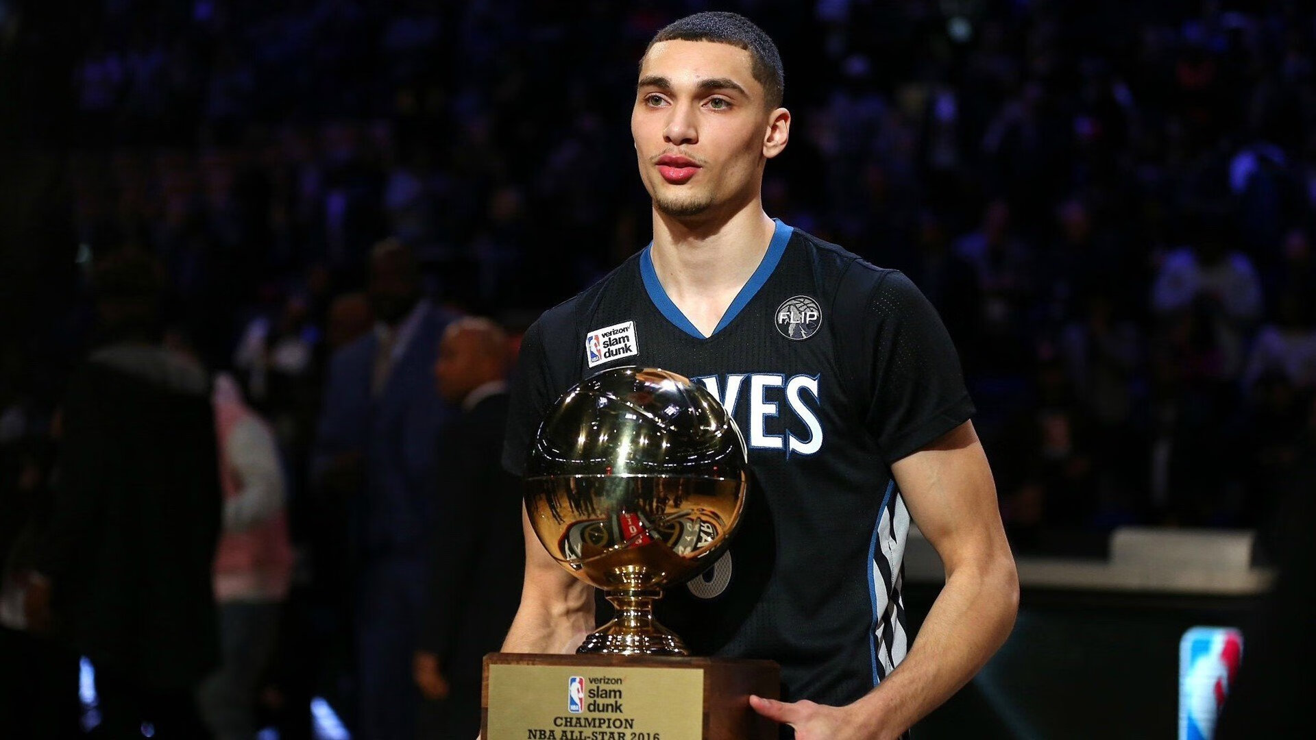 T1战队社交媒体粉丝互动活跃，t1战队官博